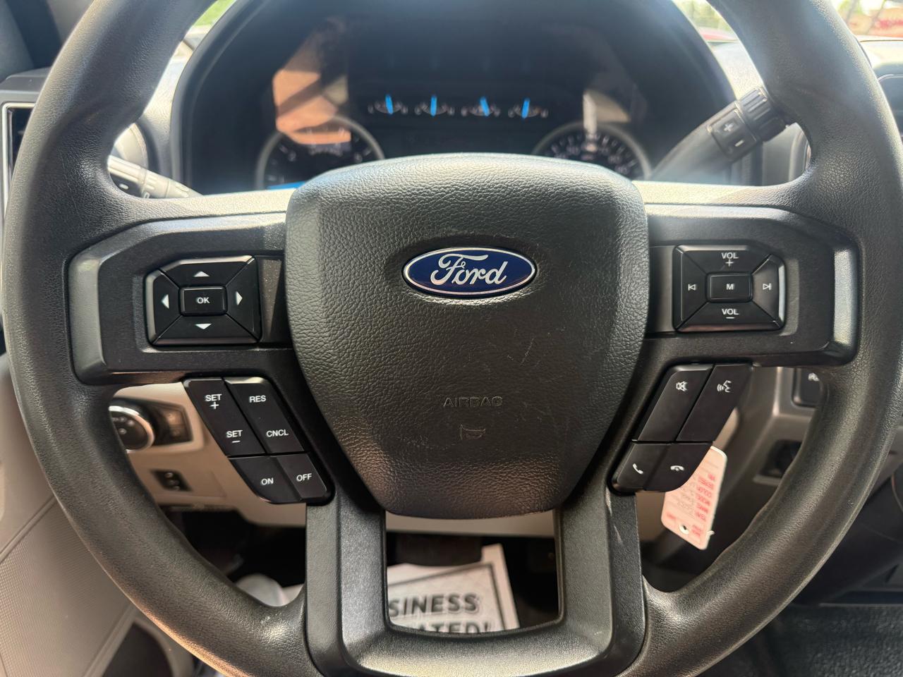 Ford Super Duty F-350 SRW XLT 4WD Crew Cab 8' Box 2022