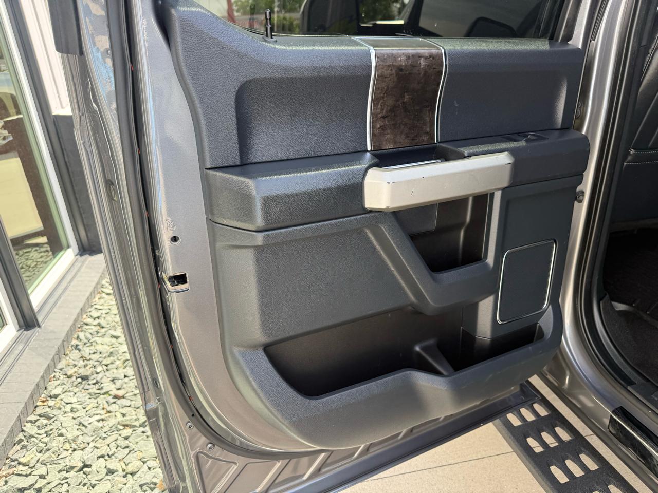 Ford Super Duty F-250 SRW Lariat 4WD Crew Cab 6.75' Box 2022