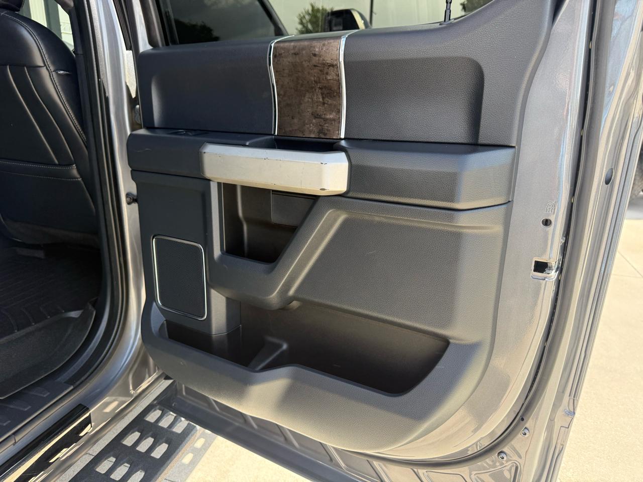 Ford Super Duty F-250 SRW Lariat 4WD Crew Cab 6.75' Box 2022