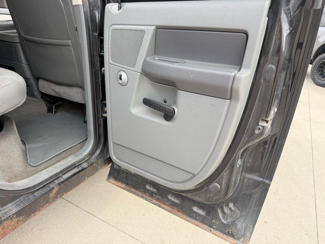 Dodge Ram 2500 4WD Quad Cab 140.5" SLT 2009