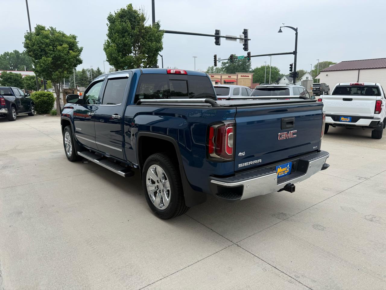 GMC Sierra 1500 4WD Crew Cab 143.5" SLT 2018