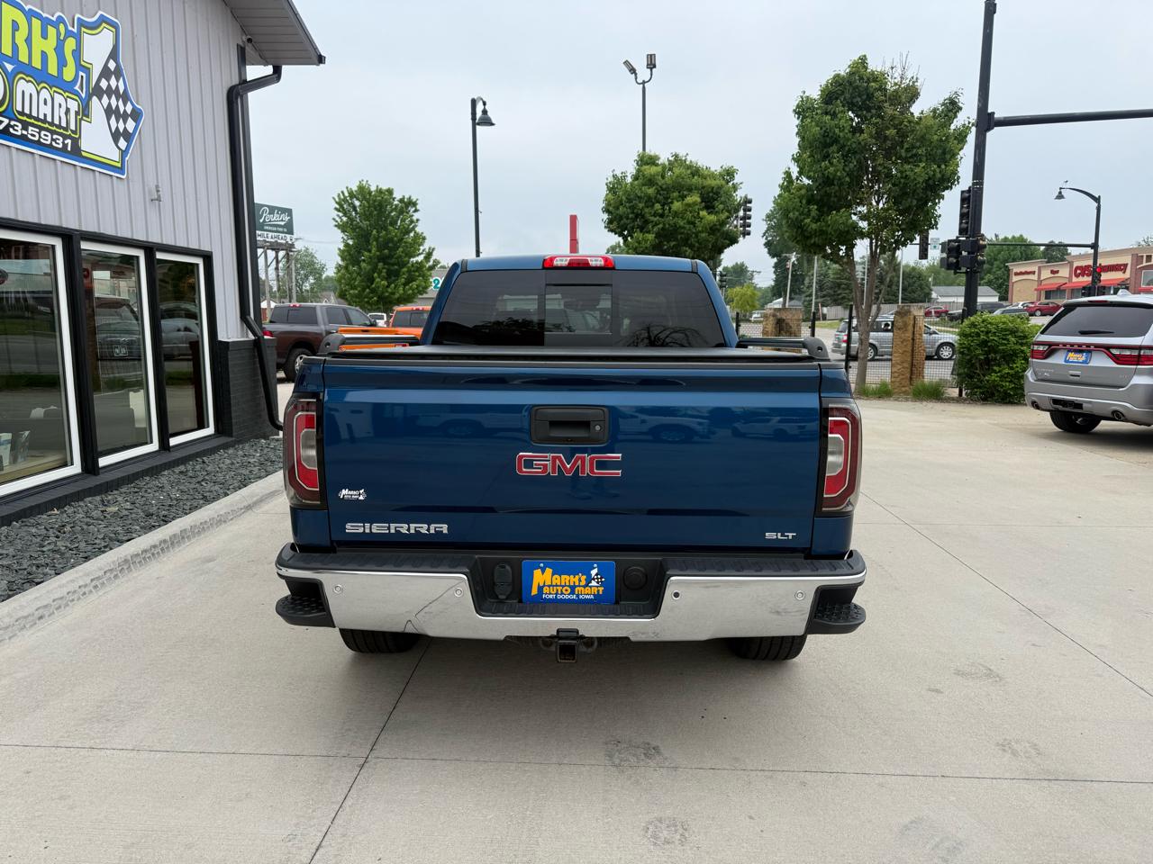 GMC Sierra 1500 4WD Crew Cab 143.5" SLT 2018