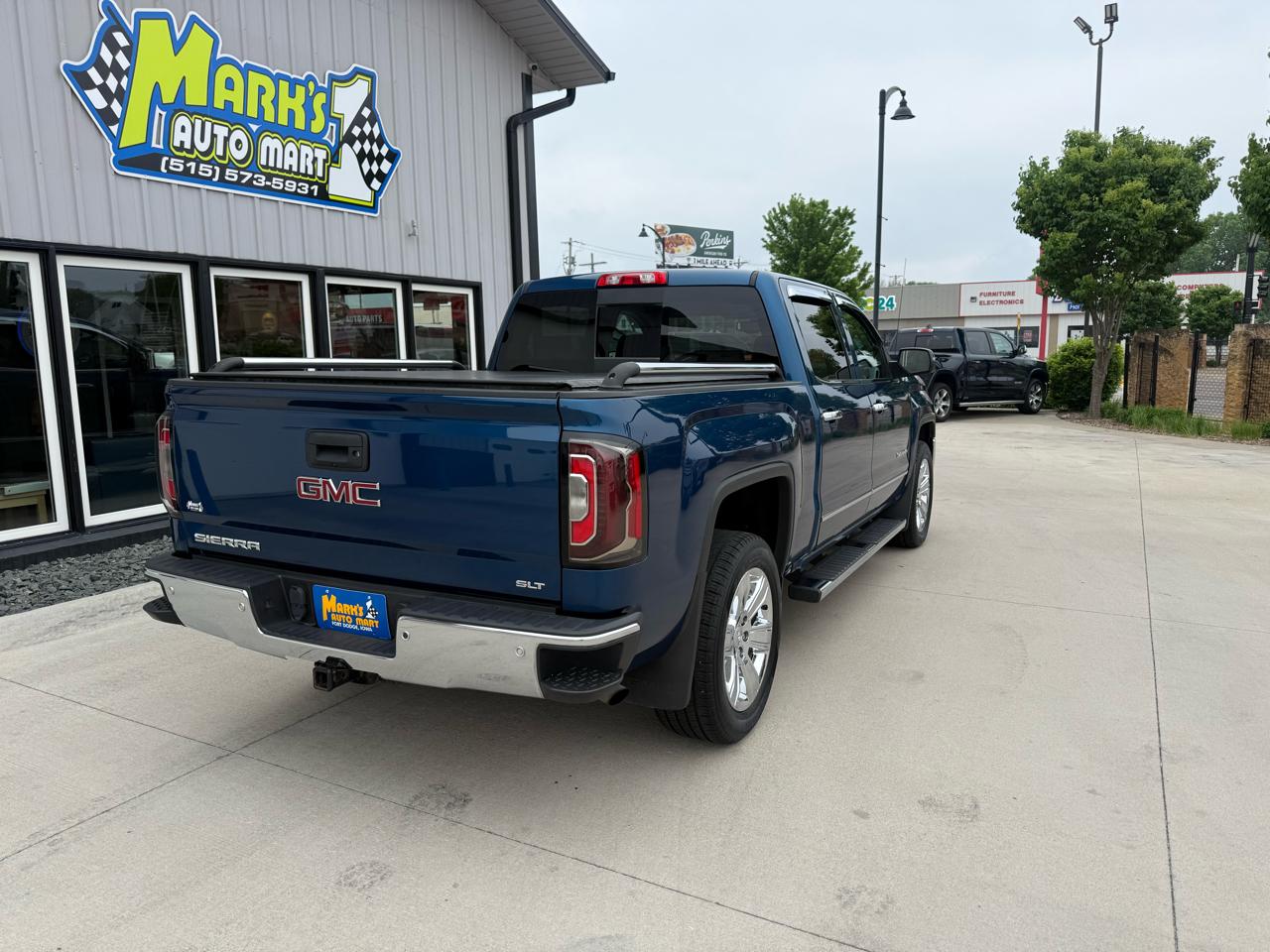 GMC Sierra 1500 4WD Crew Cab 143.5" SLT 2018