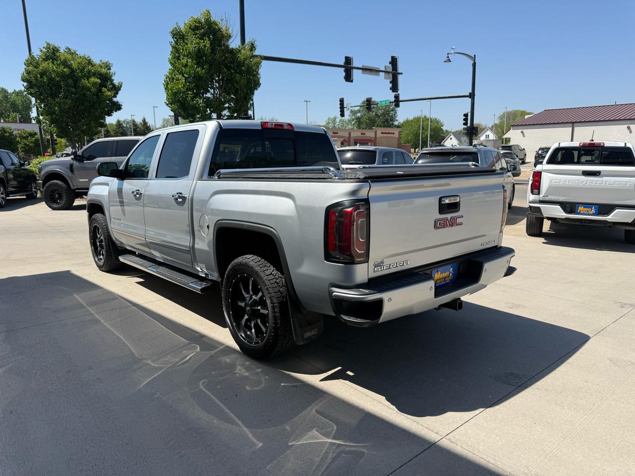 GMC Sierra 1500 4WD Crew Cab 143.5" Denali 2018
