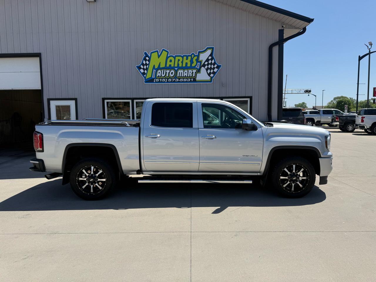 GMC Sierra 1500 4WD Crew Cab 143.5" Denali 2018