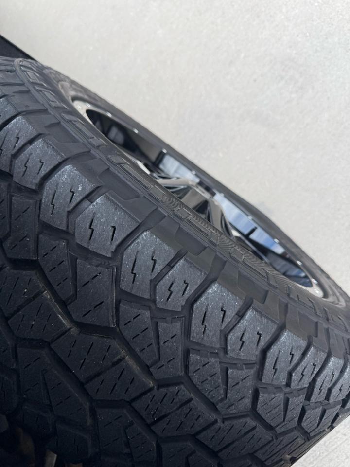 GMC Sierra 1500 4WD Crew Cab 143.5" Denali 2018
