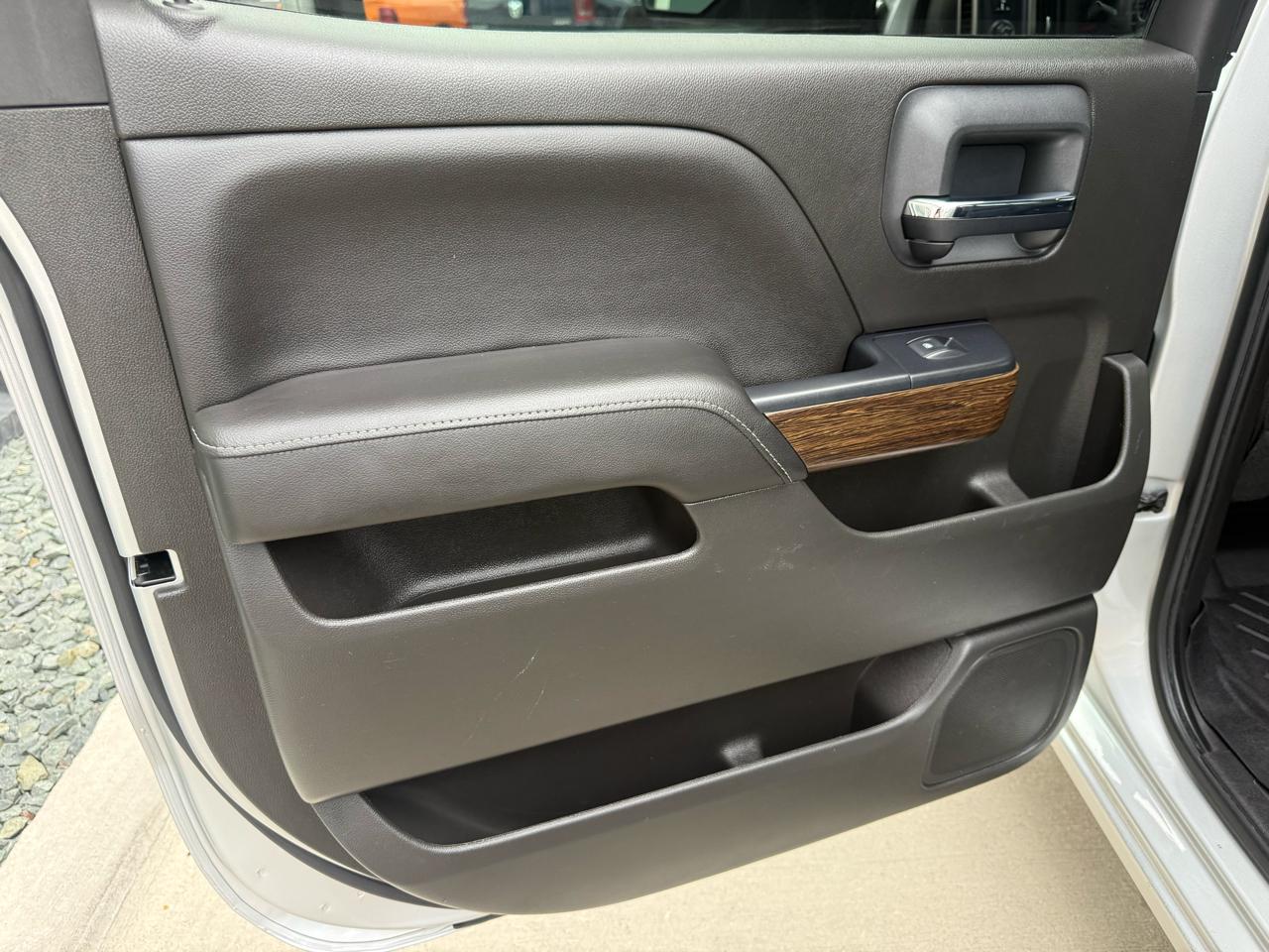 GMC Sierra 1500 4WD Crew Cab 143.5" Denali 2018