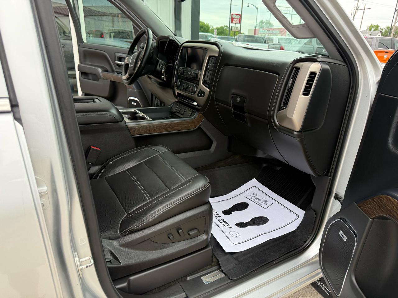GMC Sierra 1500 4WD Crew Cab 143.5" Denali 2018