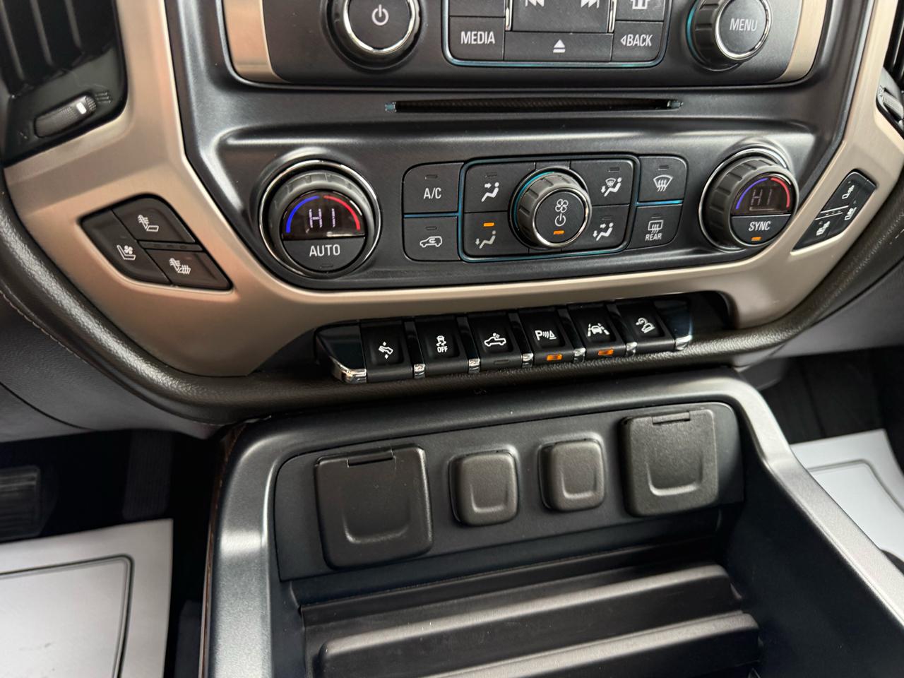 GMC Sierra 1500 4WD Crew Cab 143.5" Denali 2018