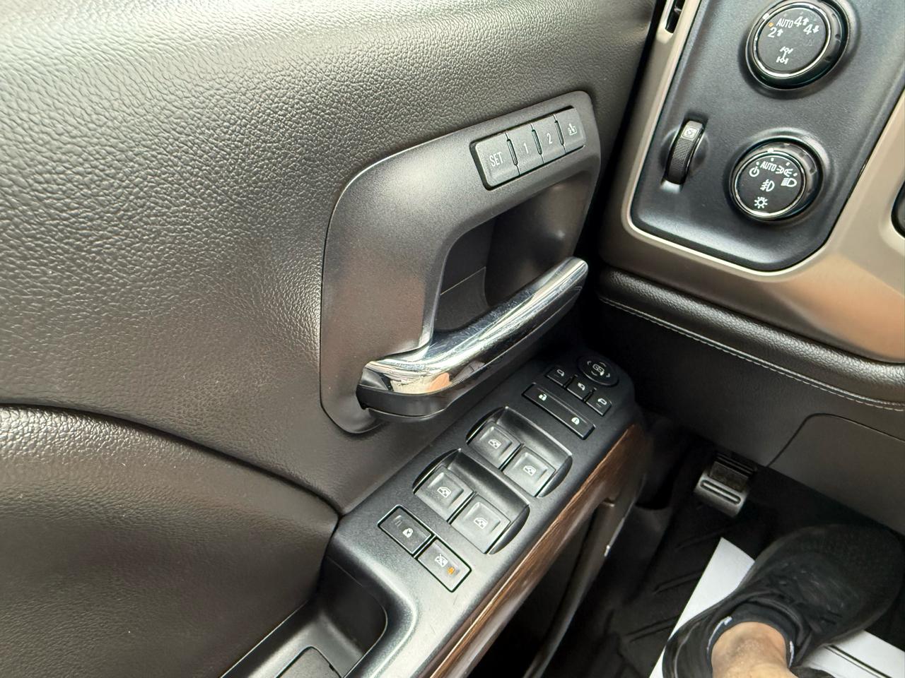 GMC Sierra 1500 4WD Crew Cab 143.5" Denali 2018