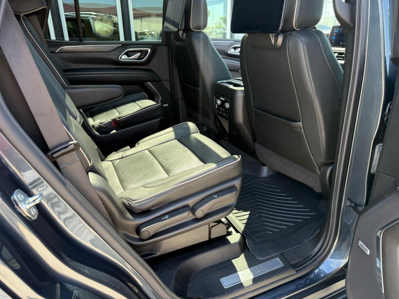 GMC Yukon 4WD 4dr SLT 2021