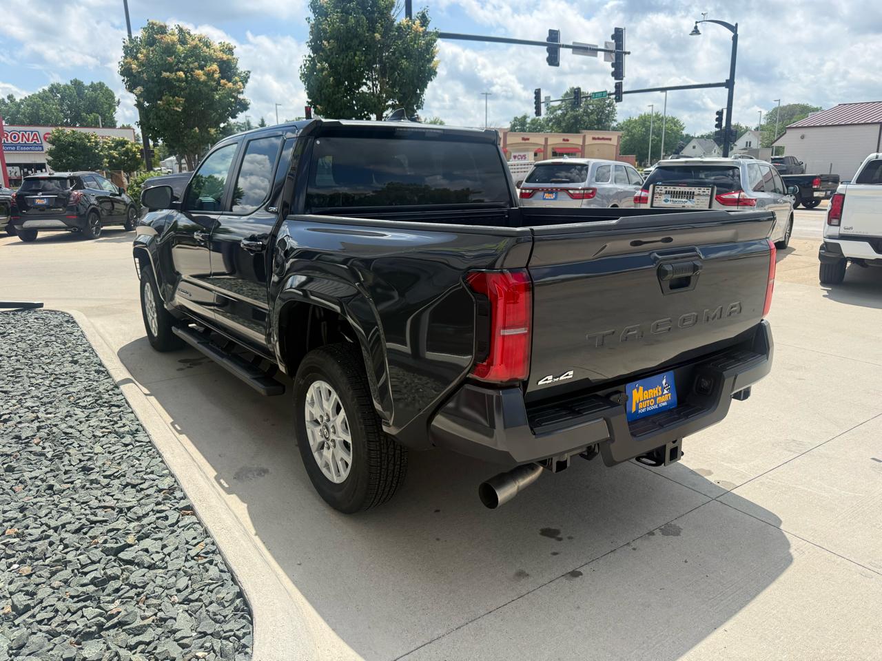 Toyota Tacoma 4WD SR Double Cab 5' Bed MT (Natl) 2025