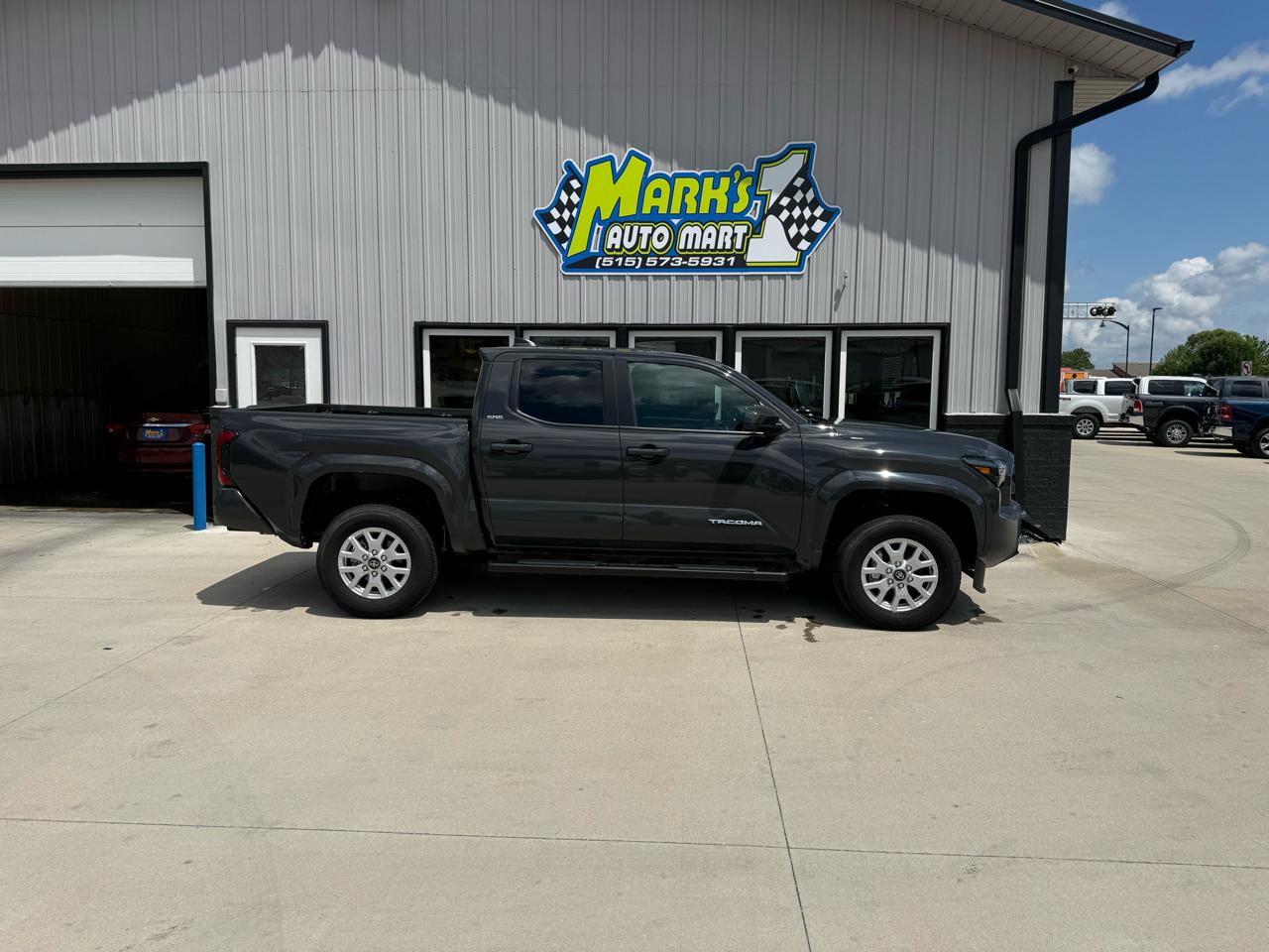 Toyota Tacoma 4WD SR Double Cab 5' Bed MT (Natl) 2025