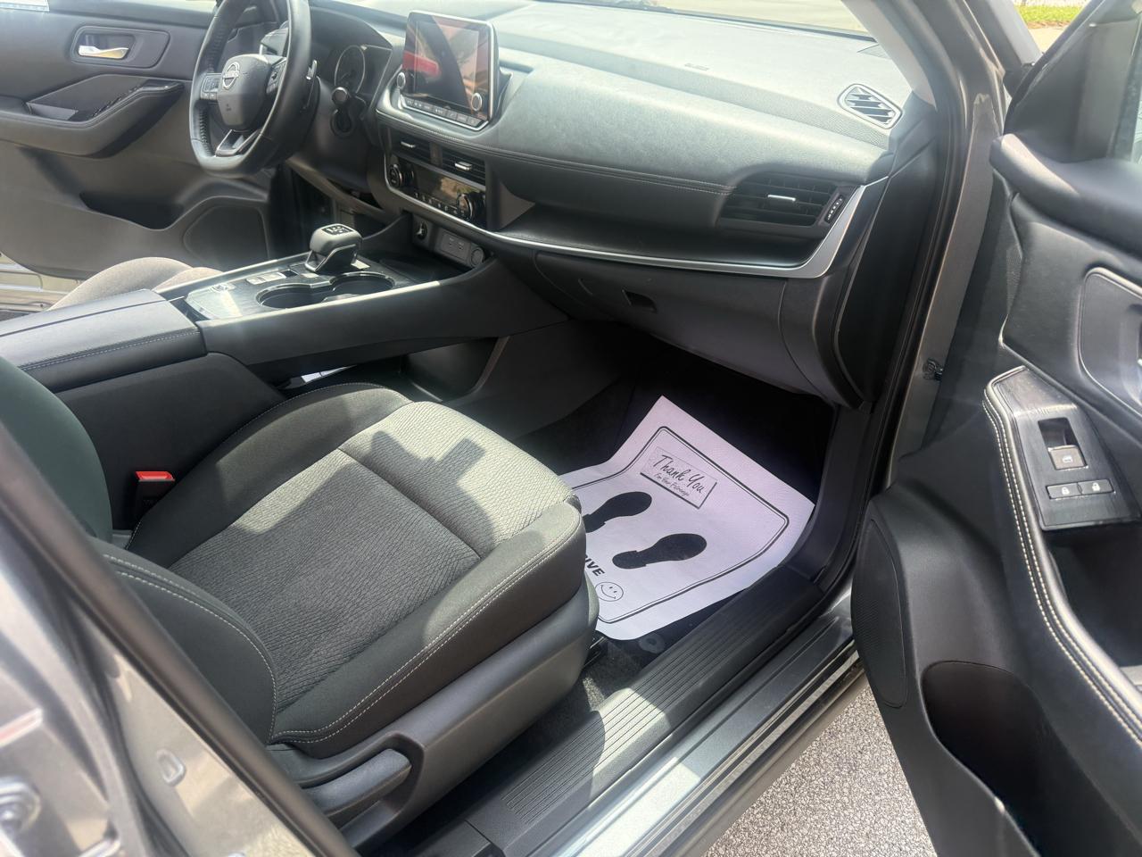 Nissan Rogue FWD SV 2025