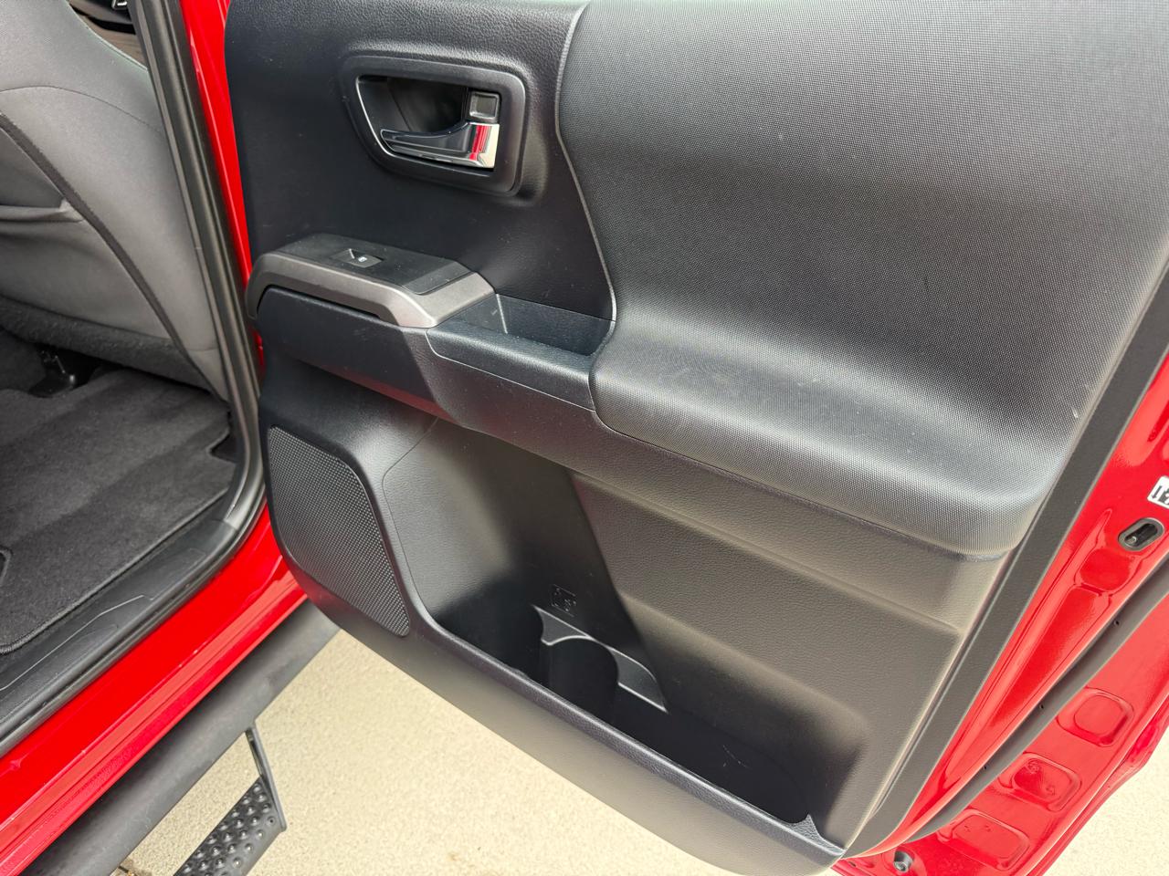 Toyota Tacoma TRD Off Road Double Cab 5' Bed V6 4x4 MT (Natl) 2018