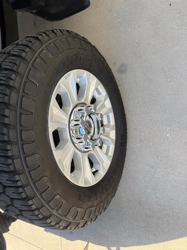 Ford Super Duty F-250 SRW XLT 4WD Crew Cab 8' Box 2022