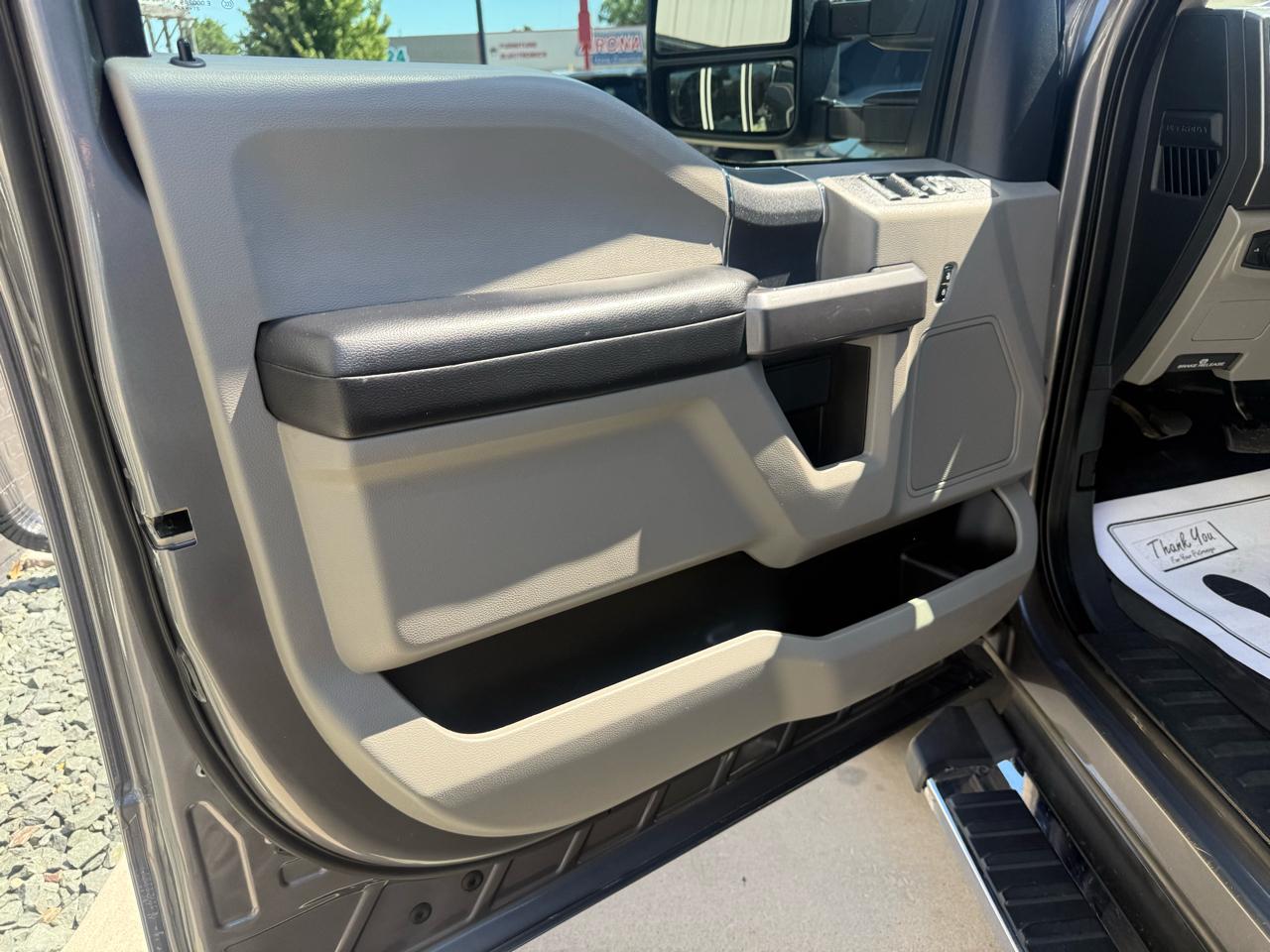 Ford Super Duty F-250 SRW XLT 4WD Crew Cab 8' Box 2022