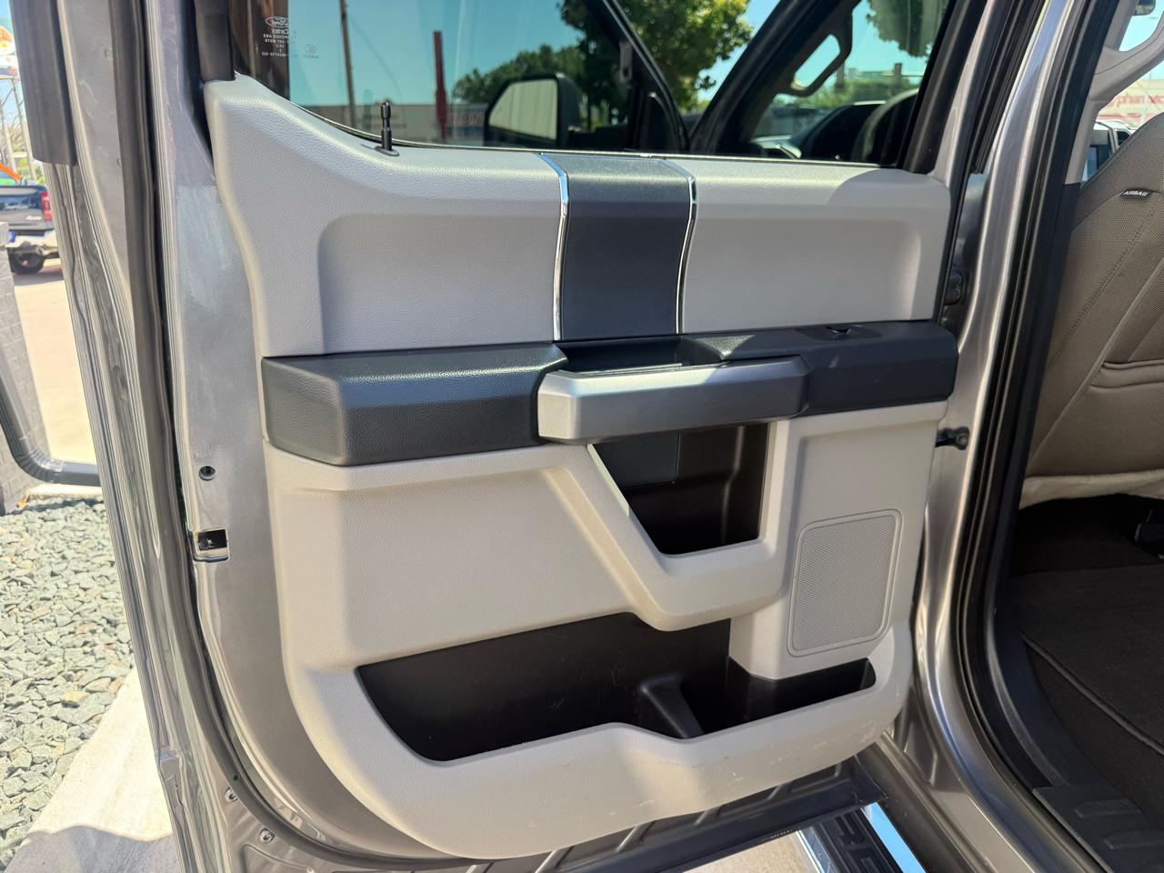 Ford Super Duty F-250 SRW XLT 4WD Crew Cab 8' Box 2022