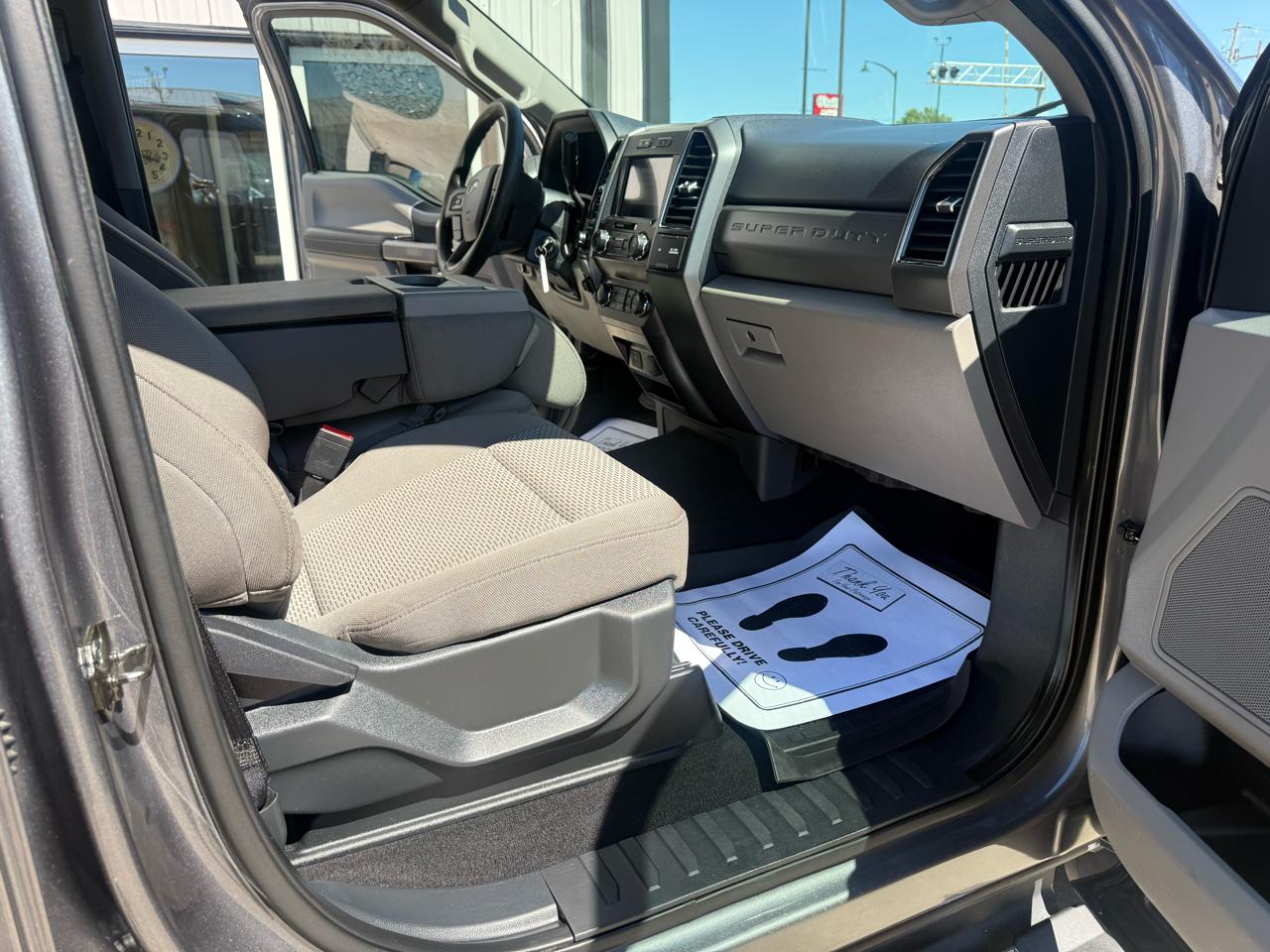 Ford Super Duty F-250 SRW XLT 4WD Crew Cab 8' Box 2022