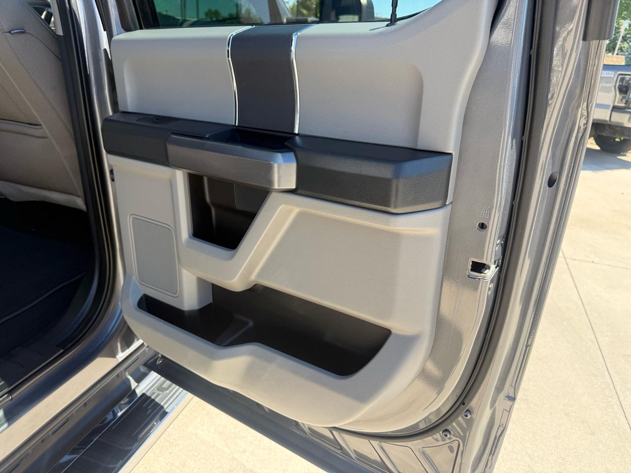 Ford Super Duty F-250 SRW XLT 4WD Crew Cab 8' Box 2022