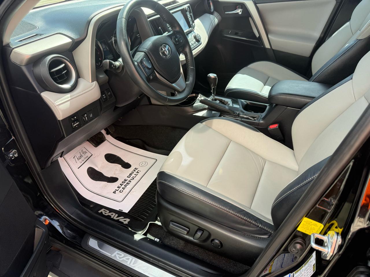 Toyota RAV4 Limited AWD (Natl) 2017