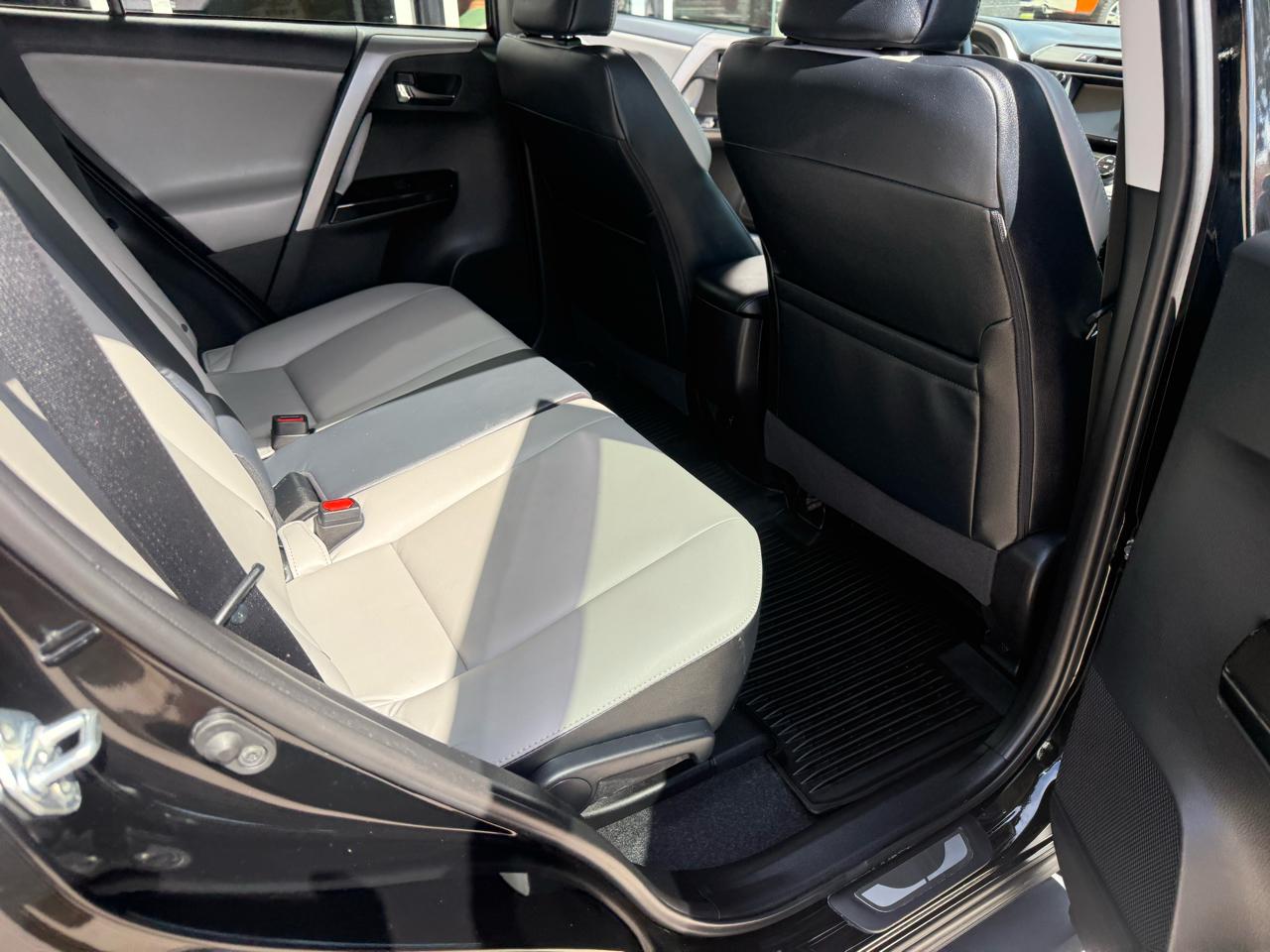 Toyota RAV4 Limited AWD (Natl) 2017