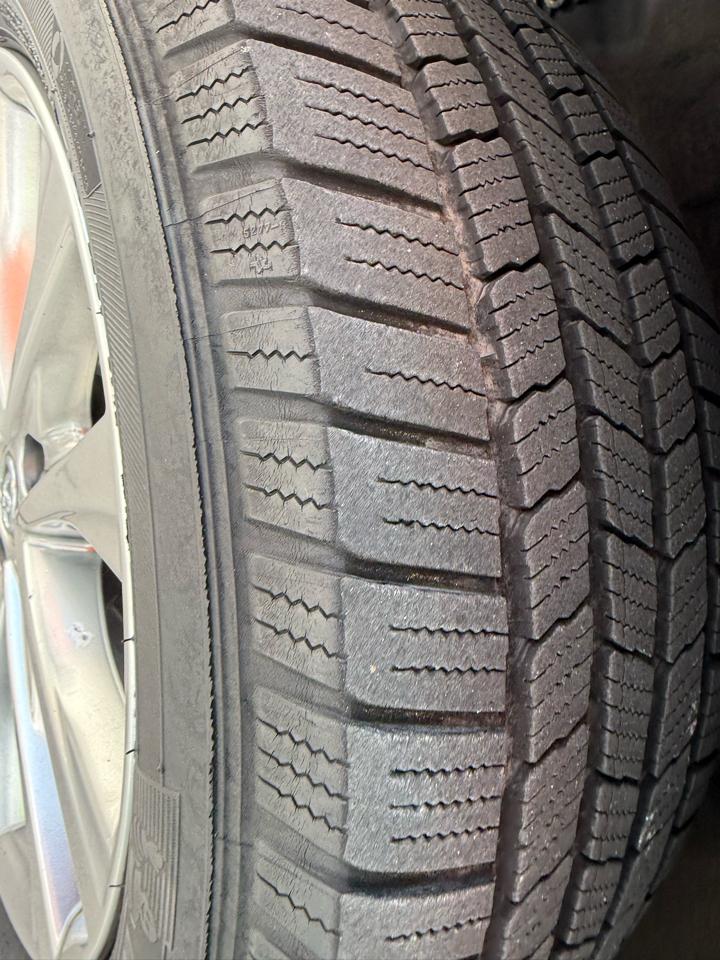 Toyota RAV4 Limited AWD (Natl) 2017