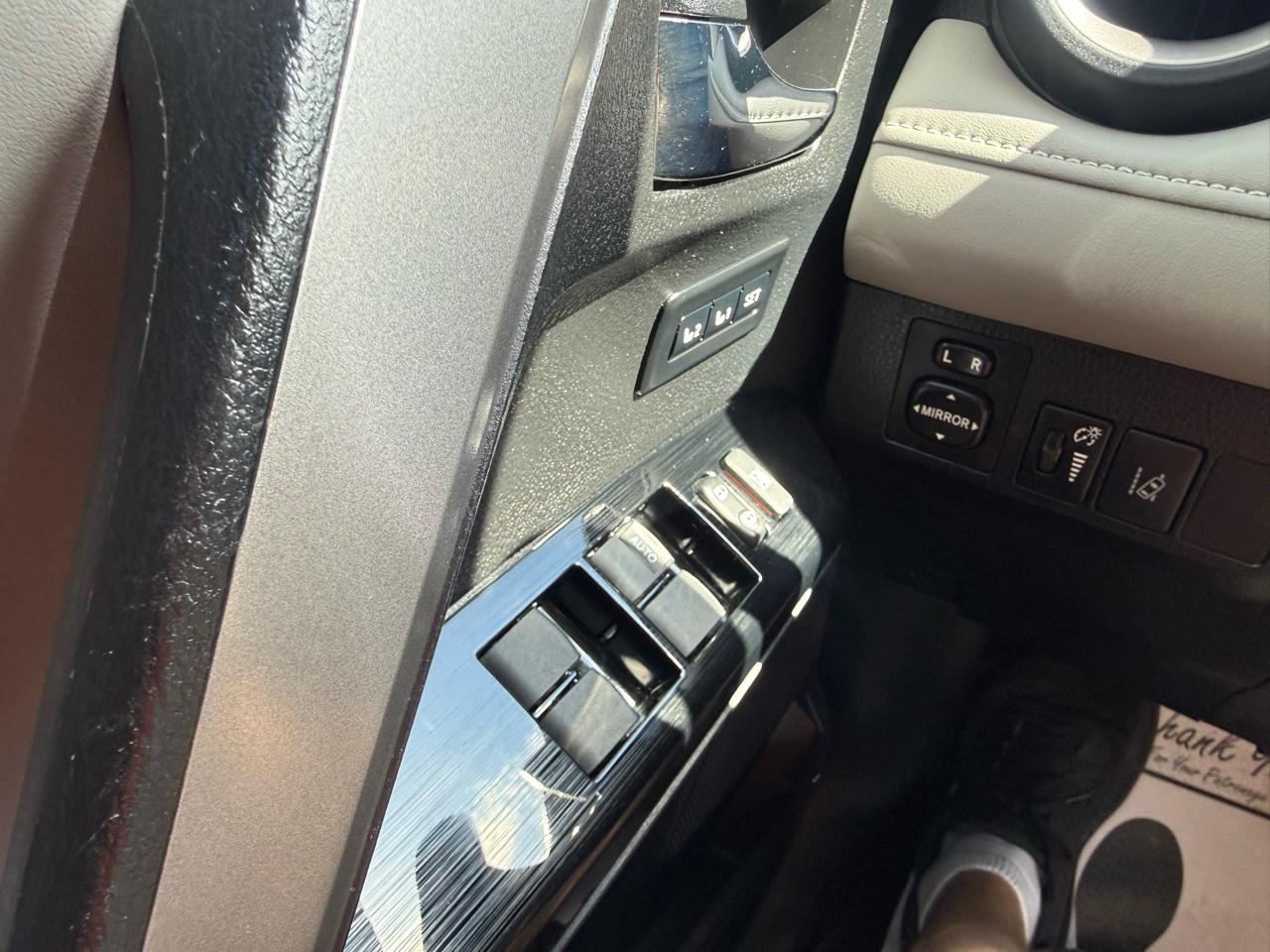 Toyota RAV4 Limited AWD (Natl) 2017