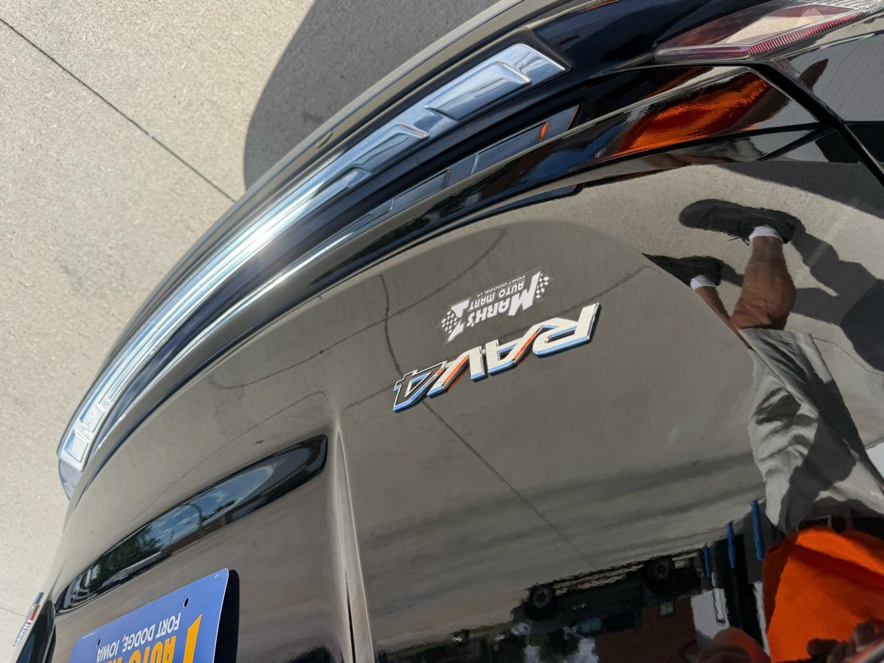 Toyota RAV4 Limited AWD (Natl) 2017