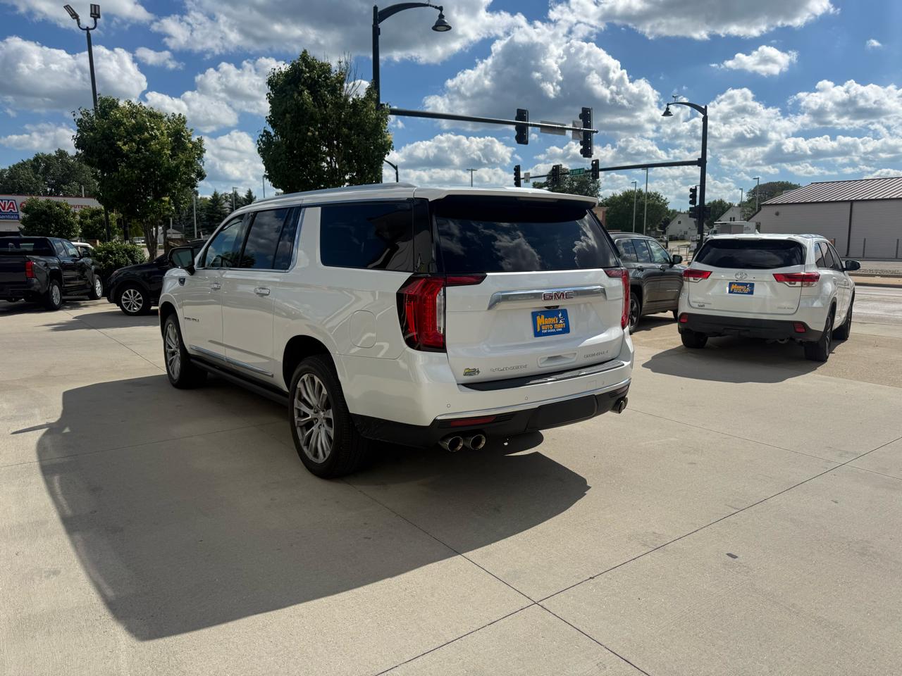 GMC Yukon XL 4WD 4dr Denali 2021