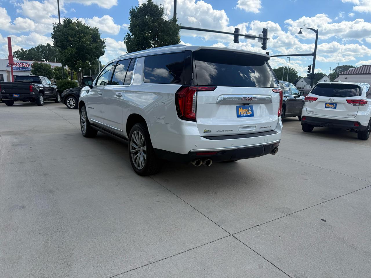 GMC Yukon XL 4WD 4dr Denali 2021