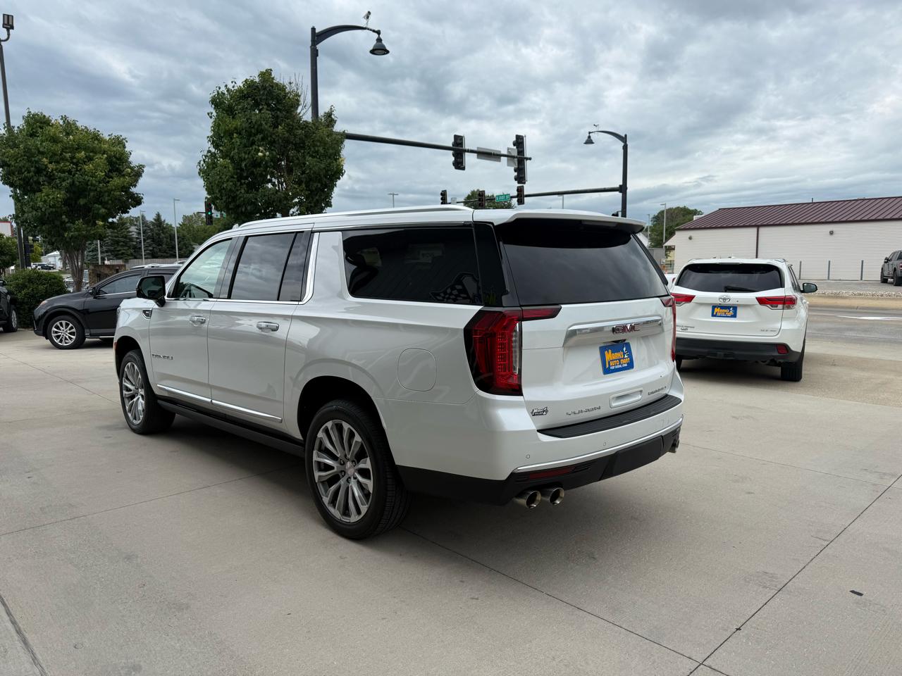 GMC Yukon XL 4WD 4dr Denali 2021