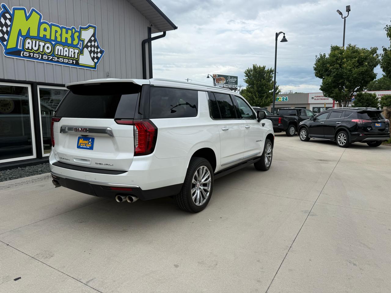 GMC Yukon XL 4WD 4dr Denali 2021