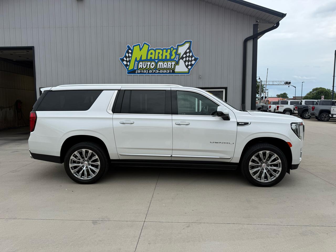 GMC Yukon XL 4WD 4dr Denali 2021