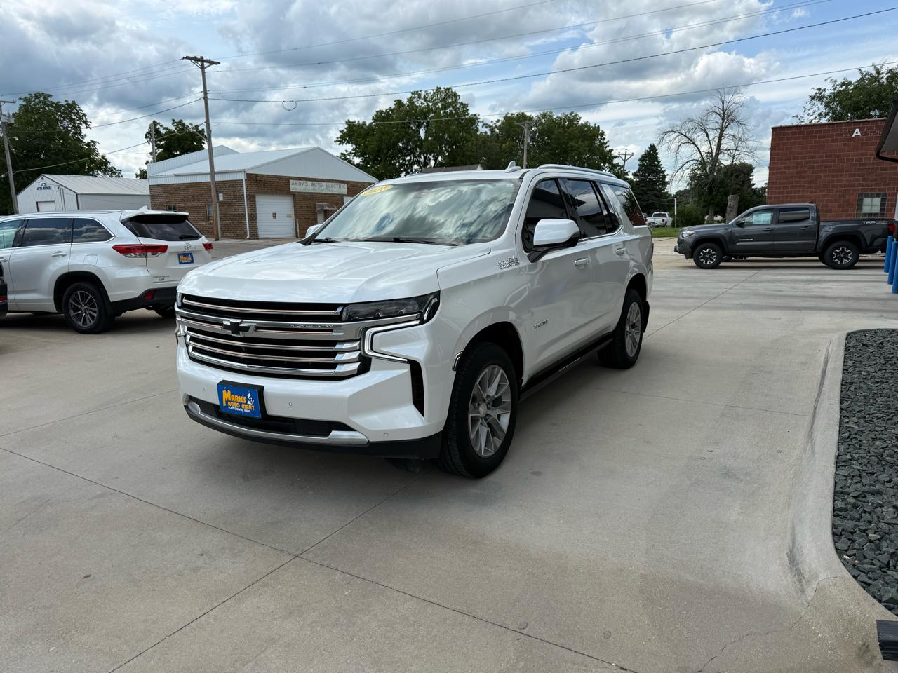 Chevrolet Tahoe 4WD 4dr High Country 2021