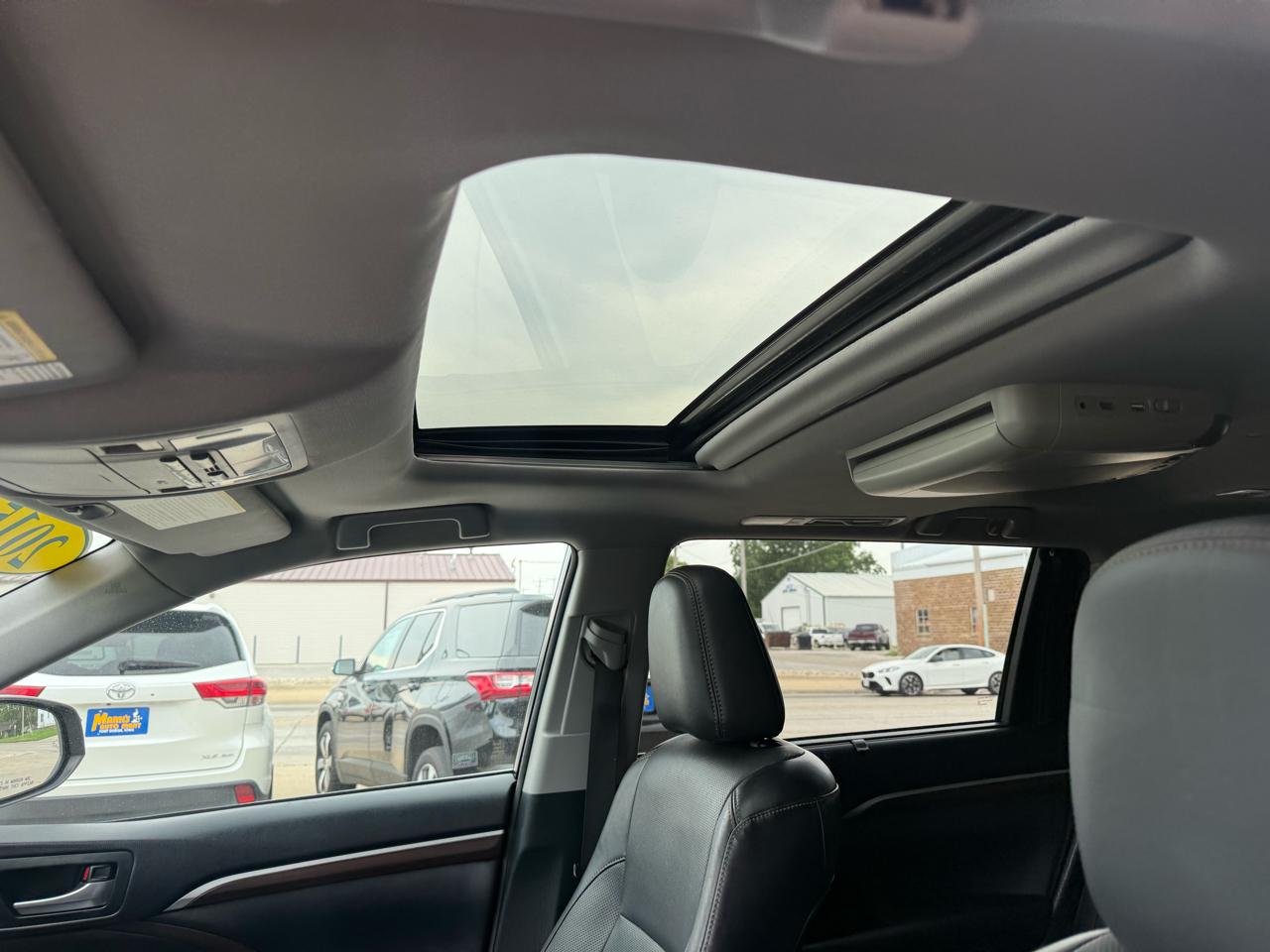 Toyota Highlander AWD 4dr V6 Limited (Natl) 2015