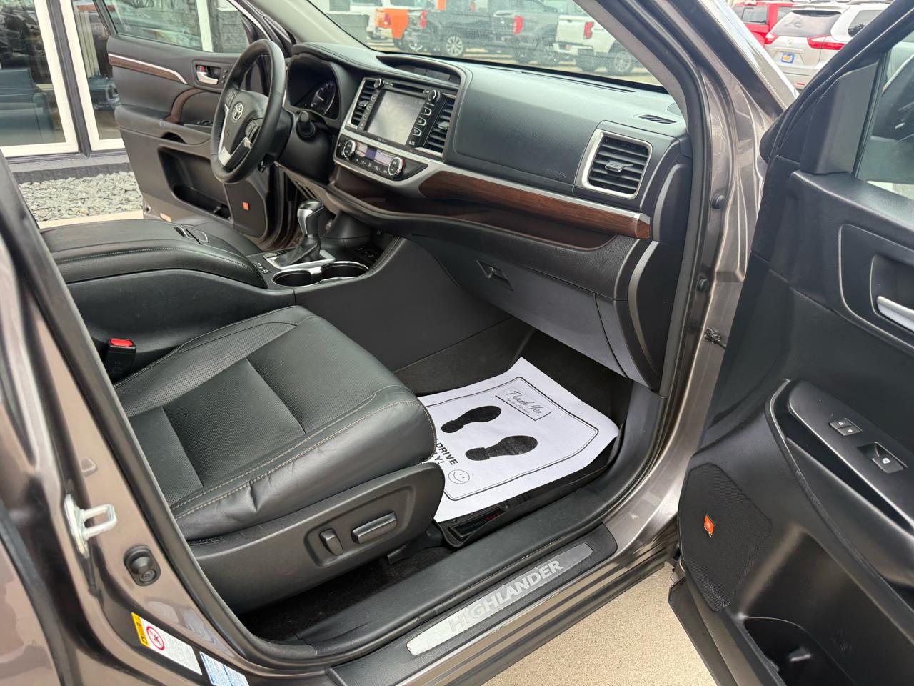 Toyota Highlander AWD 4dr V6 Limited (Natl) 2015