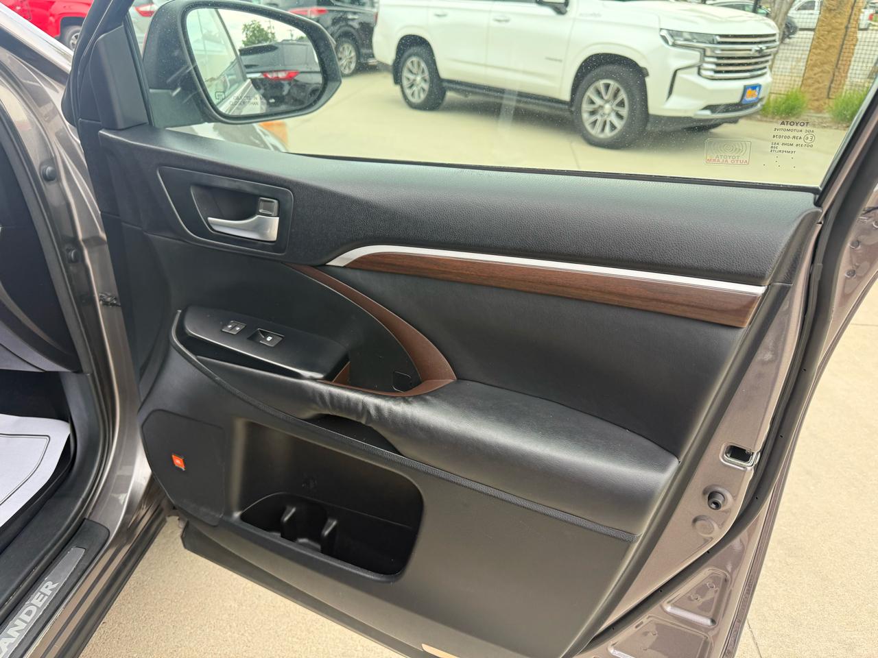 Toyota Highlander AWD 4dr V6 Limited (Natl) 2015