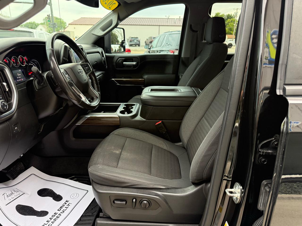 Chevrolet Silverado 1500 4WD Crew Cab 157" RST 2020