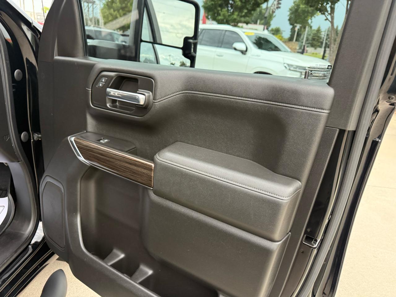 Chevrolet Silverado 1500 4WD Crew Cab 157" RST 2020