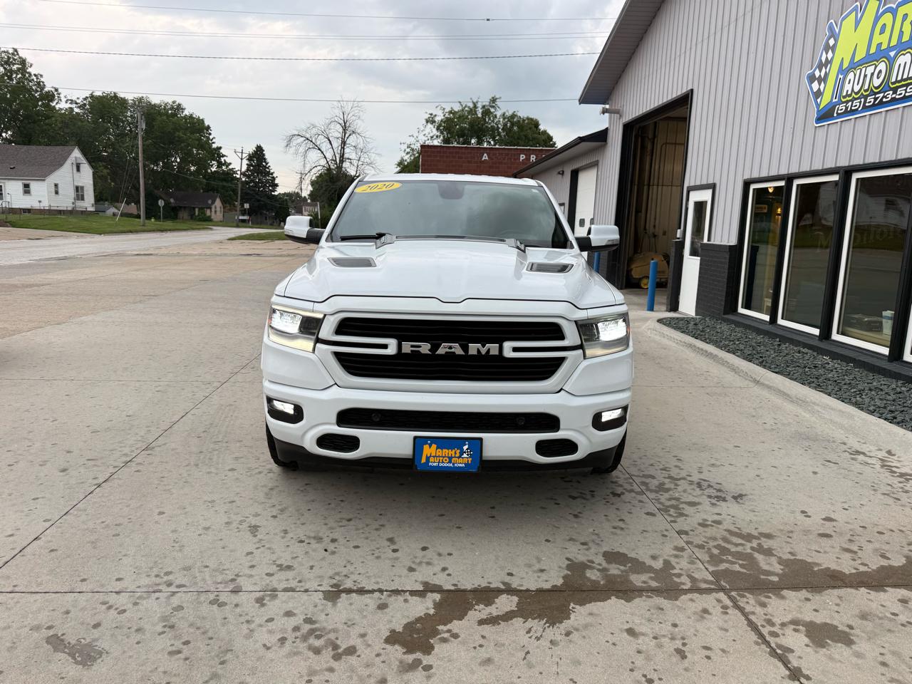 RAM 1500 Laramie 4x4 Crew Cab 6'4" Box 2020