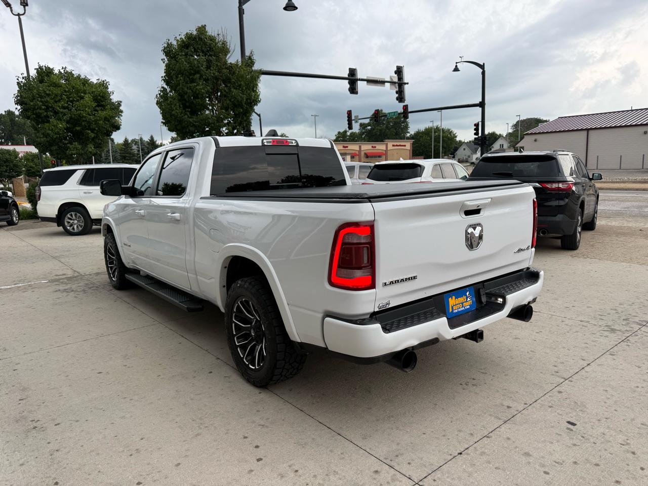 RAM 1500 Laramie 4x4 Crew Cab 6'4" Box 2020