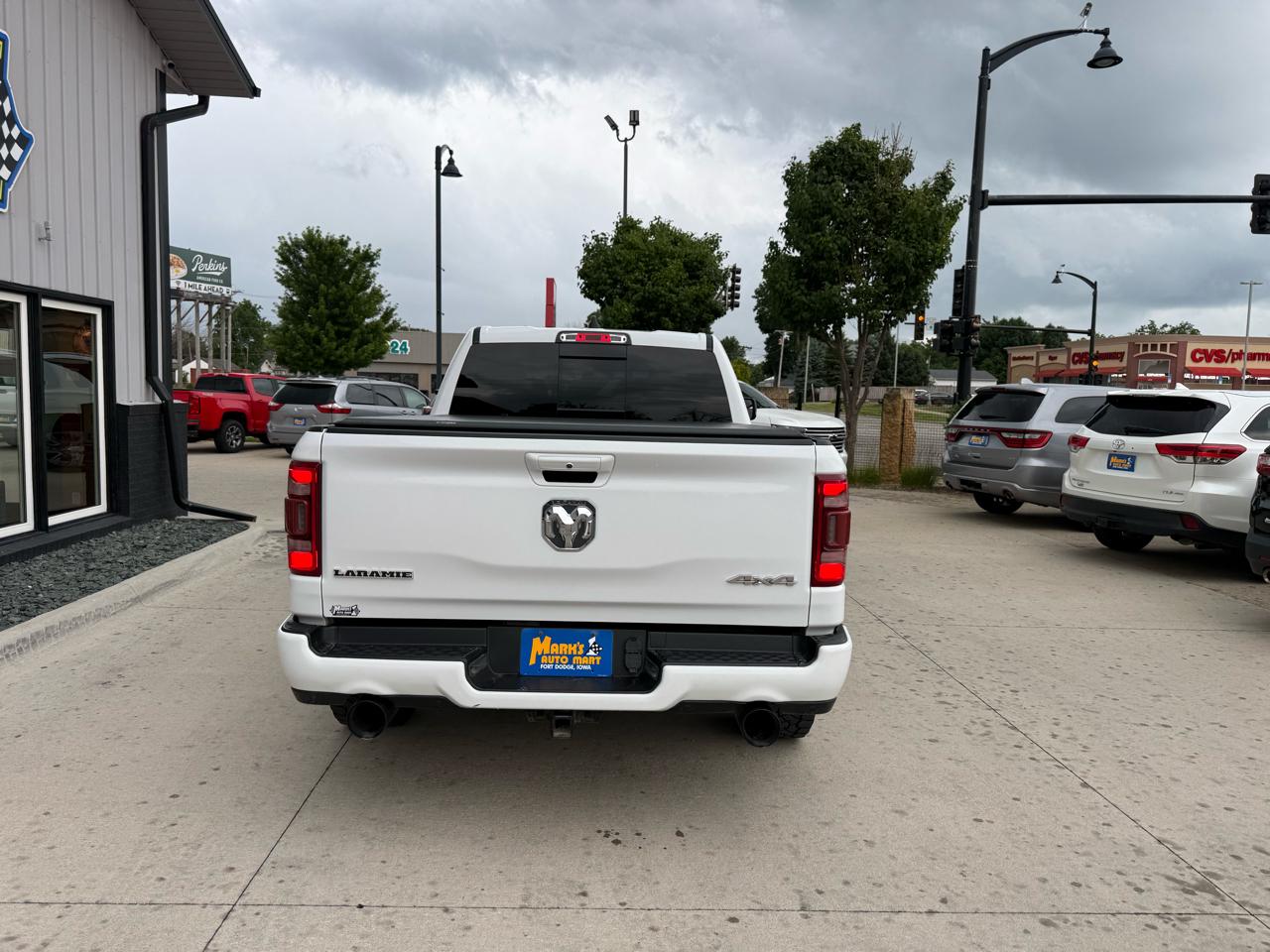 RAM 1500 Laramie 4x4 Crew Cab 6'4" Box 2020