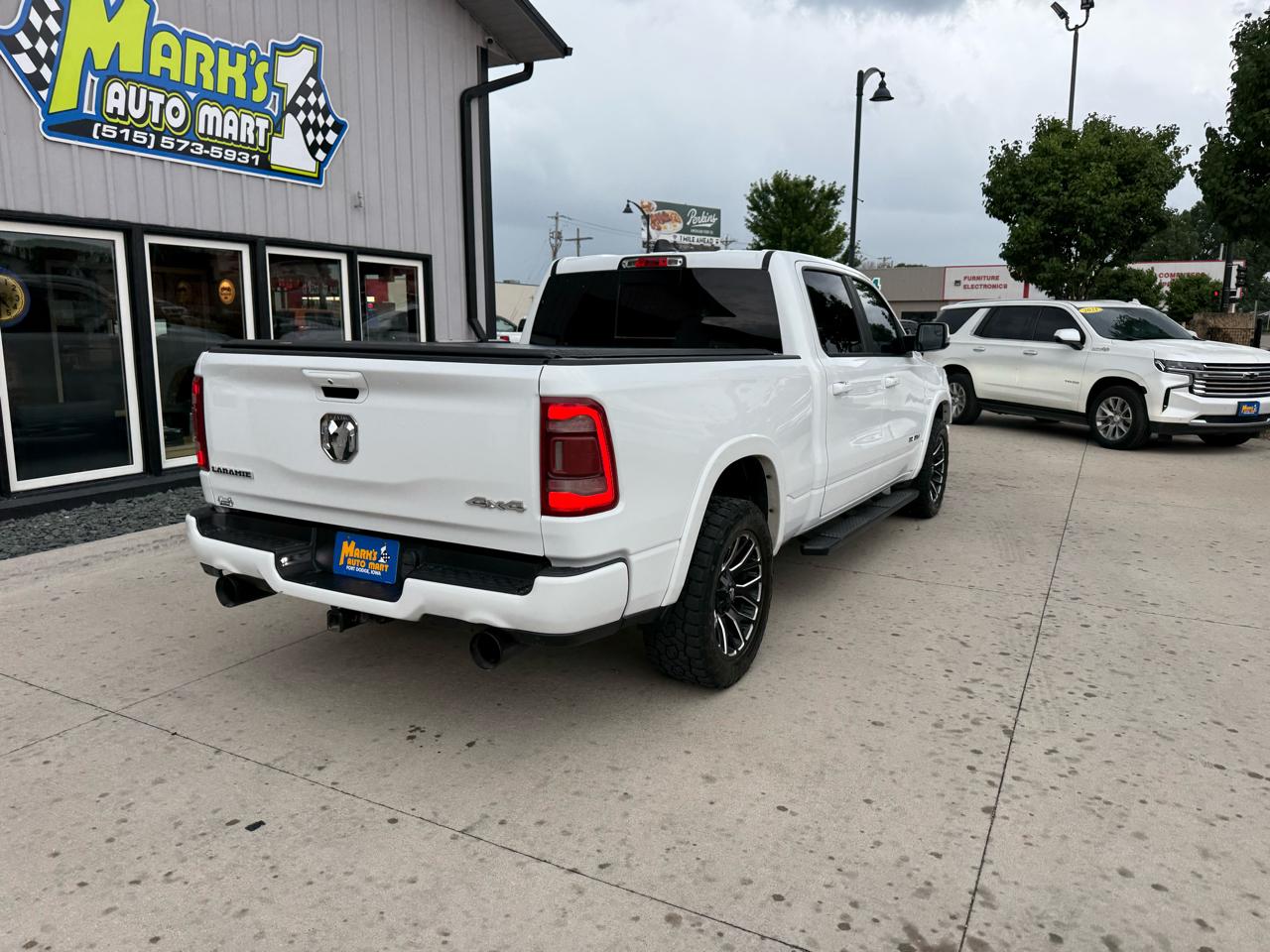 RAM 1500 Laramie 4x4 Crew Cab 6'4" Box 2020