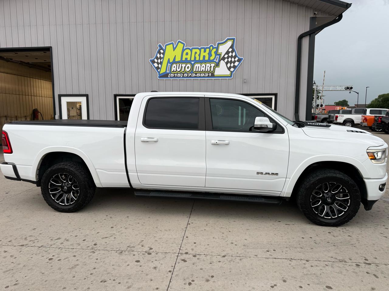 RAM 1500 Laramie 4x4 Crew Cab 6'4" Box 2020