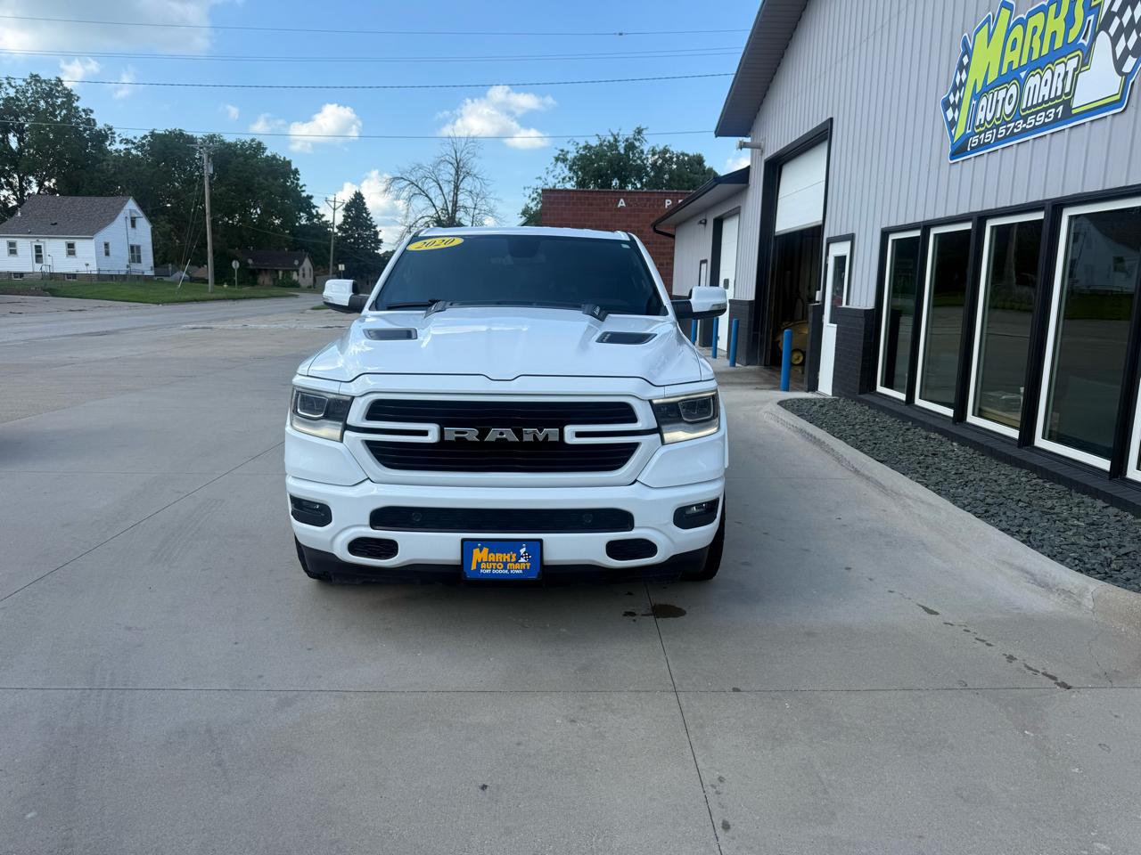 RAM 1500 Laramie 4x4 Crew Cab 6'4" Box 2020