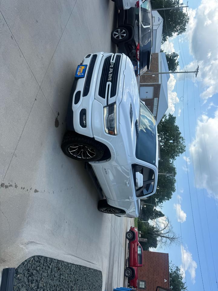RAM 1500 Laramie 4x4 Crew Cab 6'4" Box 2020