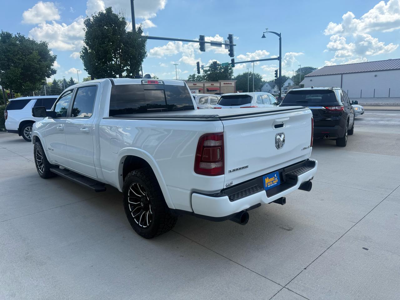 RAM 1500 Laramie 4x4 Crew Cab 6'4" Box 2020