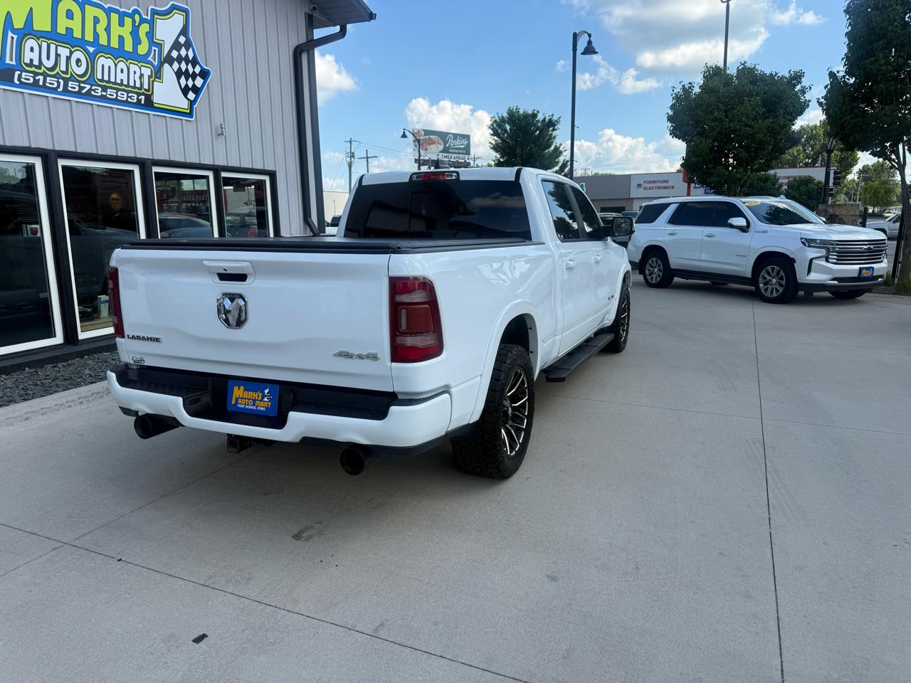 RAM 1500 Laramie 4x4 Crew Cab 6'4" Box 2020