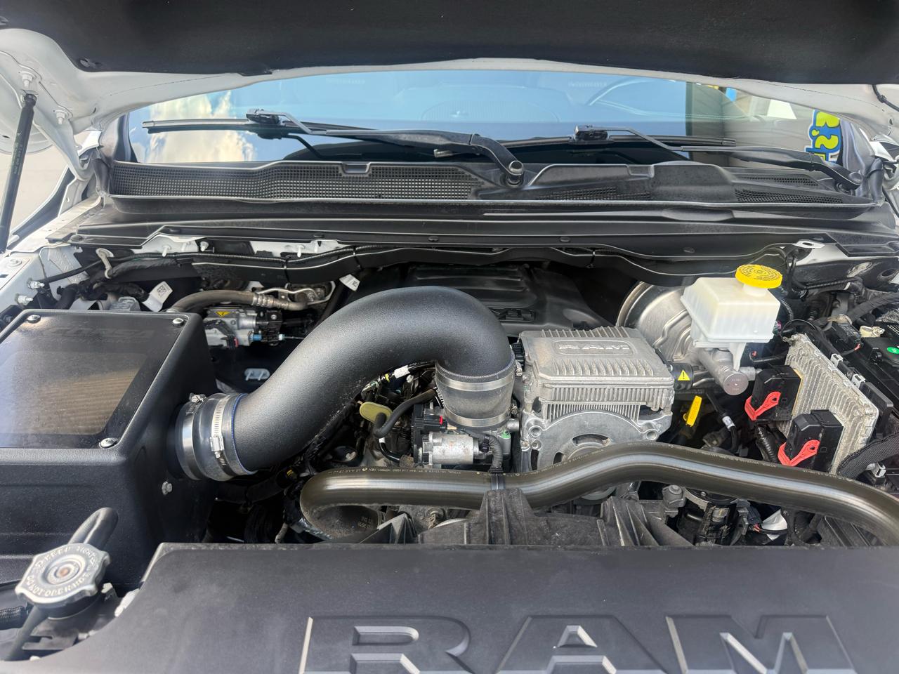 RAM 1500 Laramie 4x4 Crew Cab 6'4" Box 2020